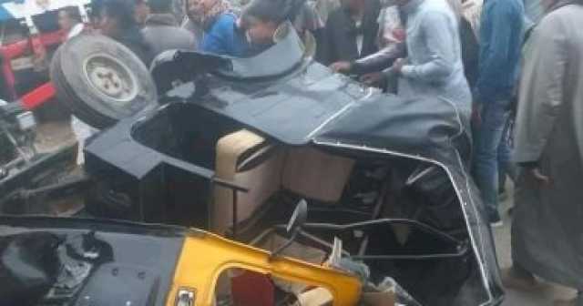 مصرع شخص وإصابة 2 آخرين بحادث تصادم سيارة وتوك توك فى شبين القناطر