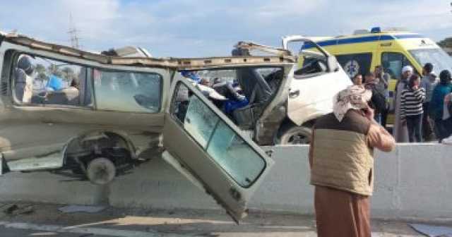 مصرع شخصين وإصابة 11 في حادث تصادم سيارتين على طريق أسيوط الغربي بالفيوم