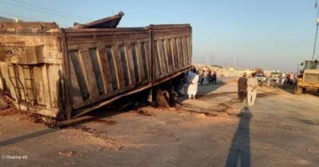 مصرع سائق إثر حادث انقلاب سيارة نقل ثقيل فى قنا