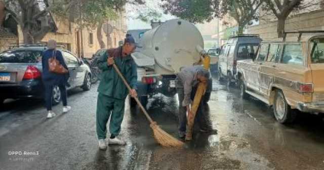 زحام مرورى بسبب كسر ماسورة مياه فى العمرانية