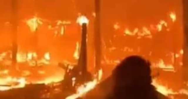 السيطرة على حريق داخل مطعم فى إحدى القرى السياحية ببورسعيد.. صور
