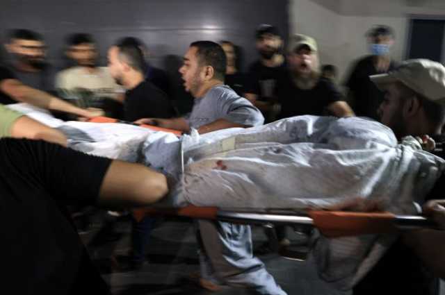 'الوضع خرج عن السيطرة'.. أطباء في غزة: مستشفياتنا قد تصبح مقابر جماعية