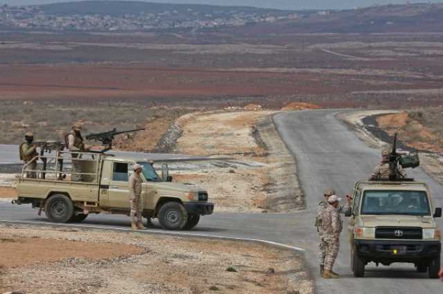 المرصد السوري: إسرائيل تستهدف بصواريخ شديدة الانفجار مواقع لقوات الجيش في ريف القنيطرة