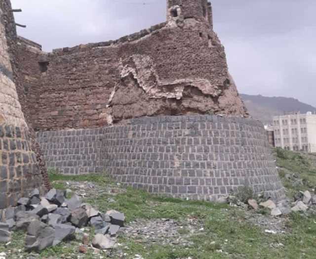 قصر غمدان الأثري بصنعاء مهدد بالانهيار