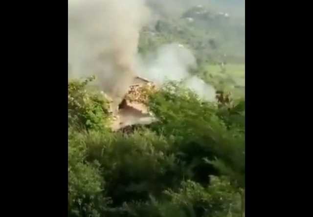 مسلحون تابعون لنافذ حوثي يحرقون مُسنة داخل منزلها غربي إب (فيديو)