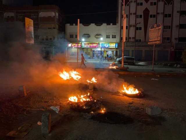 تظاهرات شعبية غاضبة في عدن احتجاجاً على انقطاع الكهرباء