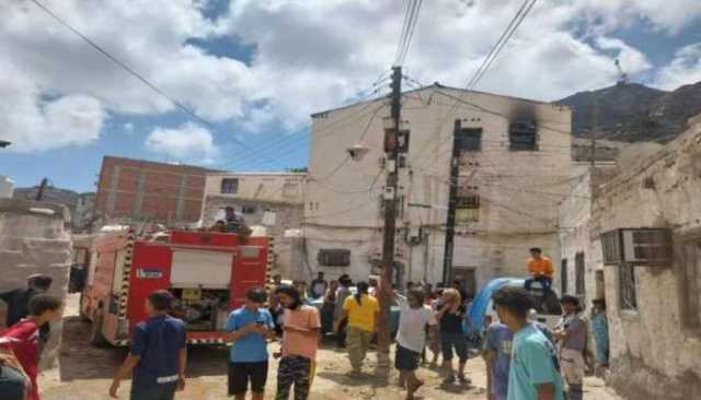 وفاة امرأتين وإصابة آخرين إثر حريق بمبنى سكني في عدن