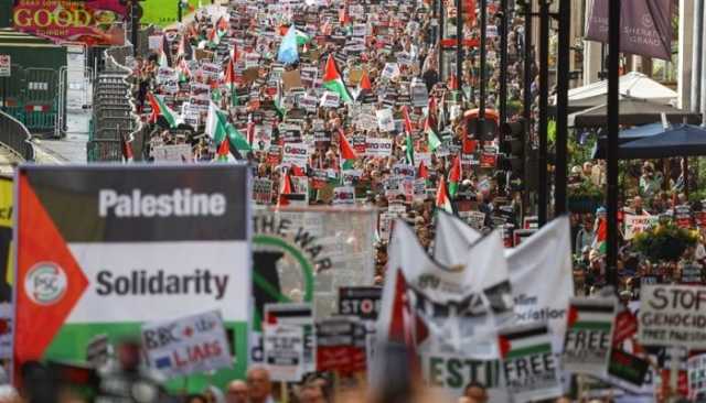 100 ألف بريطاني يطالبون بوقف حرب غزة