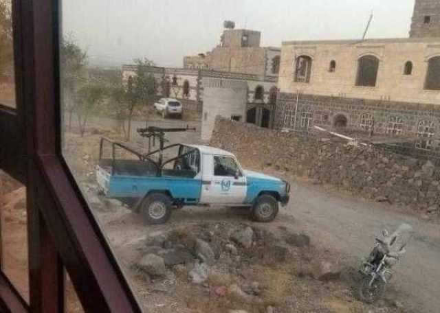 مليشيا الحوثي تداهم قرية الغرزة بهمدان وتختطف عدداً من الأهالي