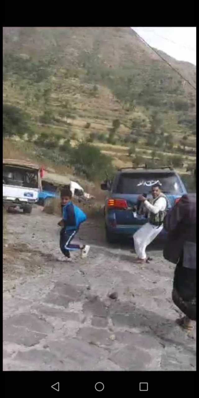 مسلحون حوثيون يعتدون على طفلين ونساء شرقي إب