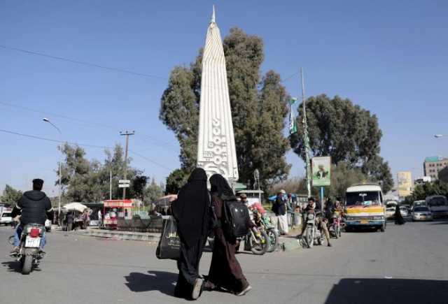 هيومن رايتس: مليشيا الحوثي تنتهك بشكل ممنهج حق المرأة في حرية التنقل وتفرض قيودا متزايدة على النساء في مناطقها