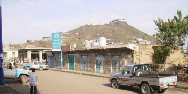 تجار في 'خدير' بتعز يضيقون ذرعاً بفساد رئيس محكمة تابعة للحوثيين