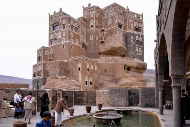 مليشيا الحوثي تمنع الأسر من التنزه في الأماكن السياحية بصنعاء خلال أيام العيد