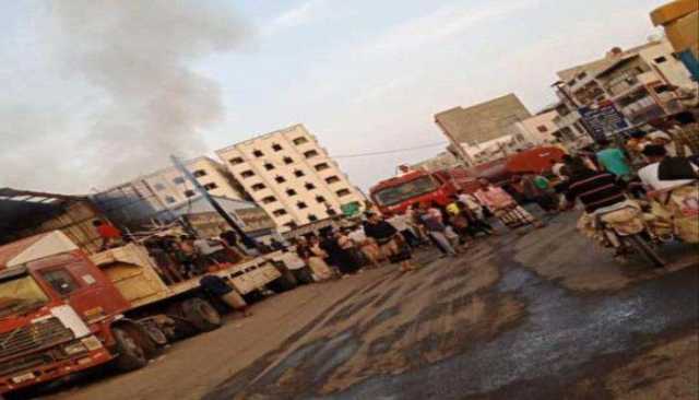 وفاة عاملين اثر حريق اندلع بمحل مطبوعات في عدن