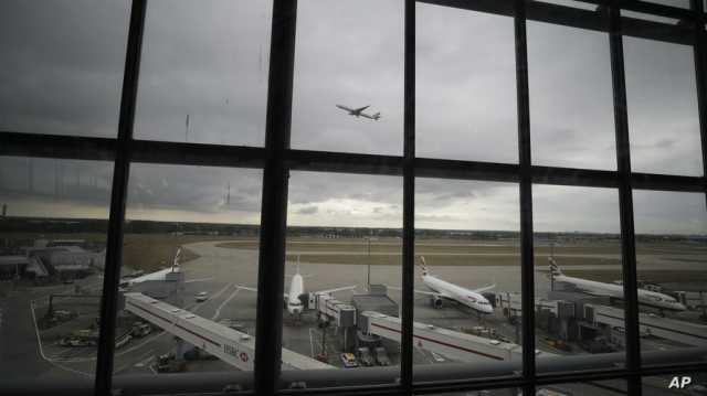 اصطدام طائرتين في مطار هيثرو