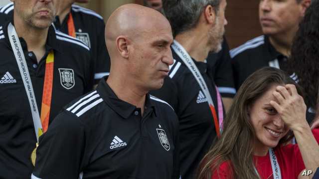 فضيحة القبلة.. الاتحاد الإسباني لكرة القدم يؤكد استقالة روبياليس