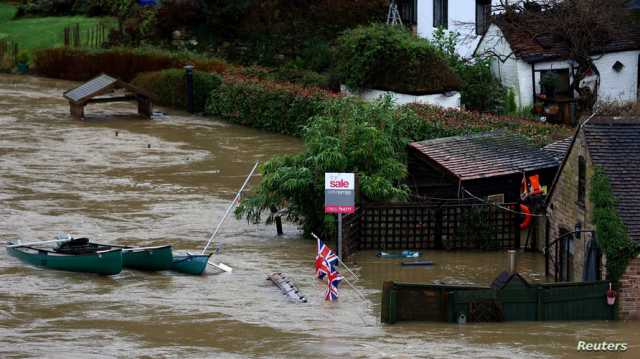 بالفيديو.. فيضانات تجتاح مناطق في بريطانيا وتحذيرات من تبعات هينك