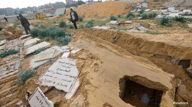 بعد فيديوهات القبور المدمرة في غزة.. الجيش الإسرائيلي يعترف بـاستخراج جثث