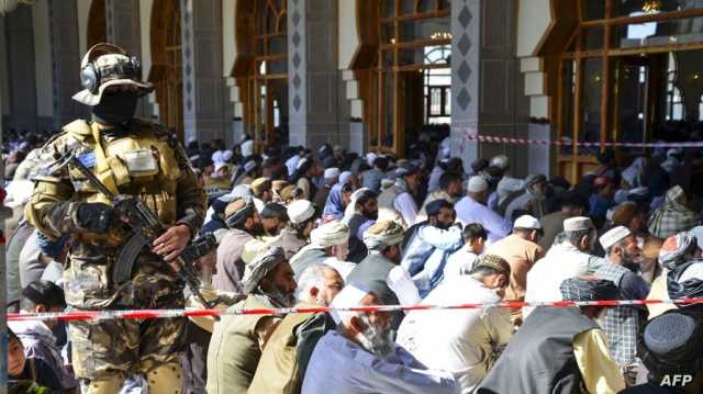 في ظهور علني نادر.. زعيم طالبان أمّ صلاة عيد الفطر بقندهار