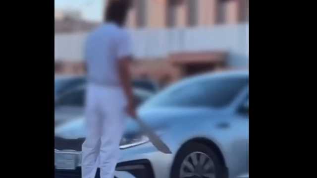 بعد فيديو السلاح الأبيض بالطريق.. السعودية تعتقل 3 أشخاص