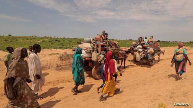 من دارفور إلى تشاد سيرا على الأقدام.. سودانيون يروون معاناة رحلة الهروب