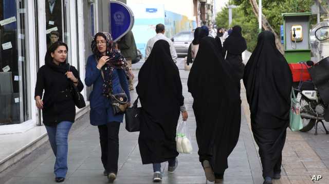 مع ذكرى مقتل مهسا أميني.. الشركات ساحة جديدة لـمعركة الحجاب في إيران
