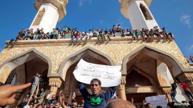 احتجاجات في درنة تطالب بمحاسبة مسؤولين.. وتضاؤل آمال العثور على ناجين