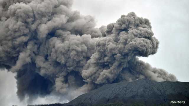 بالصور.. 11 ضحية ورماد يكتسح مناطق إثر انفجار بركان