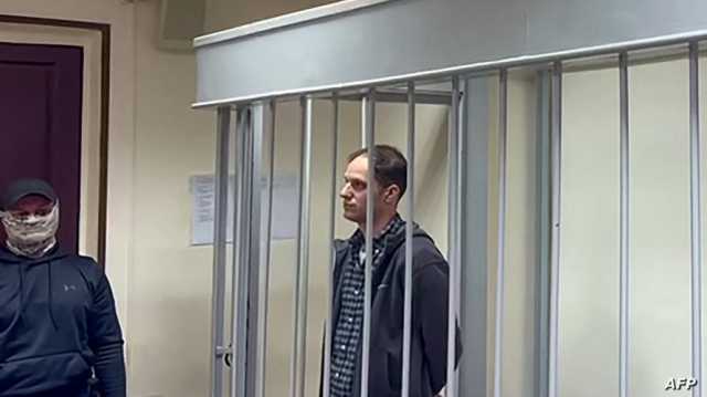 السفيرة الأميركية في روسيا تزور الصحفي المسجون غيرشكوفيتش