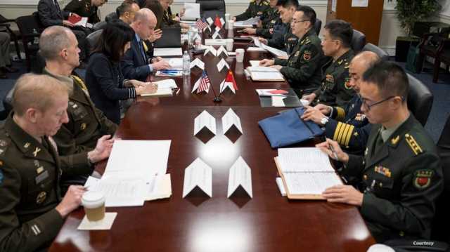 في لقاء بالبنتاغون.. واشنطن تشدد على أهمية التنسيق العسكري مع بكين