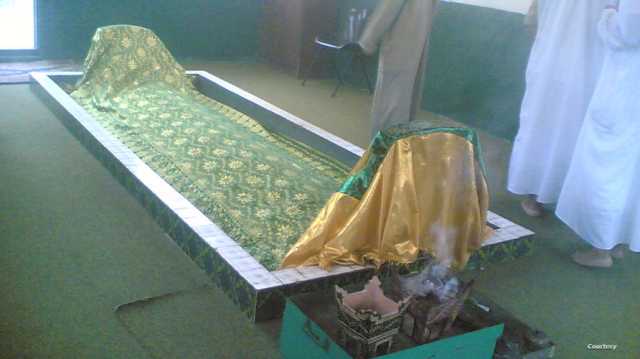 ذو القماش الأخضر.. حقيقة صورة قبر النبي محمد التي حققت آلاف التفاعلات