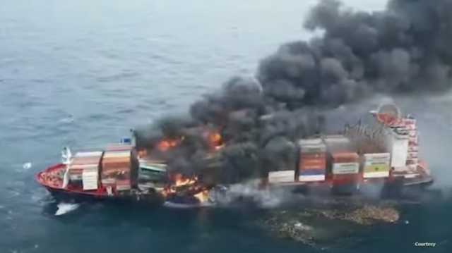 علامات حرب عالمية.. حقيقة فيديو احتراق سفينة أميركية بعد هجوم حوثي