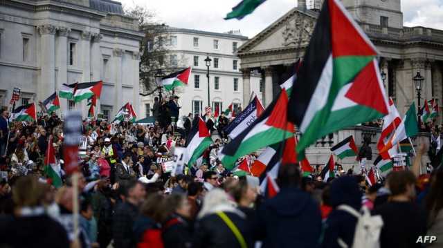 لندن.. آلاف المتظاهرين يطالبون بوقف إطلاق النار في غزة
