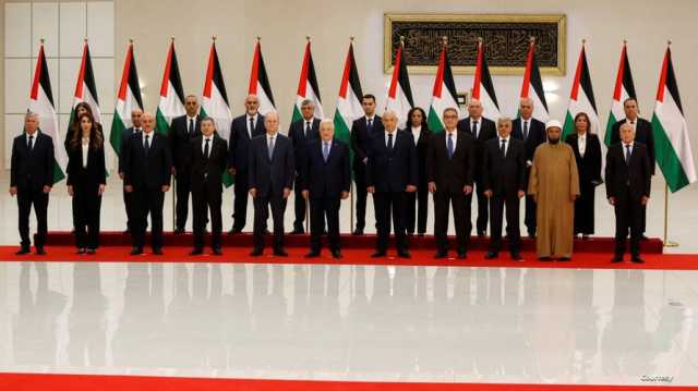 بعد أدائها اليمين.. من هم وزراء حكومة التكنوقراط الفلسطينية الجديدة؟