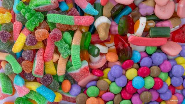 هل فعلا تناول الكثير من السكر يجعل الأطفال يعانون من فرط الحركة؟