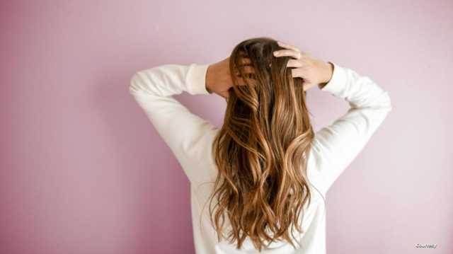 3 مشاكل يعاني منها الشعر مع تقدم العمر.. كيف يمكن التعامل معها؟