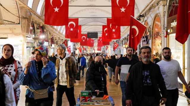 الليرة التركية تتراجع إلى مستوى قياسي جديد أمام الدولار
