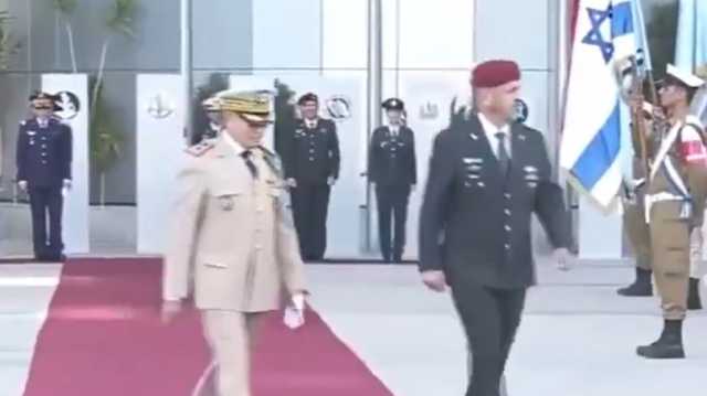 وزير الدفاع المغربي يتفقد قواته في إسرائيل.. حقيقة الفيديو