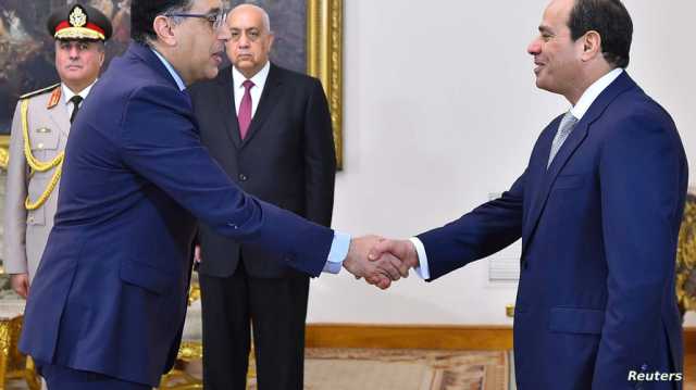 الحكومة المصرية الجديدة تؤدي اليمين الدستورية أمام السيسي