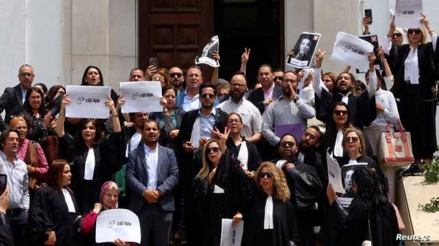 محكمة تونسية تقضي بسجن محامية منتقدة للرئيس