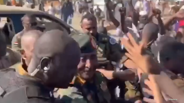 ما حقيقة زيارة قائد الجيش السوداني لجبهات القتال في ولاية سنار؟