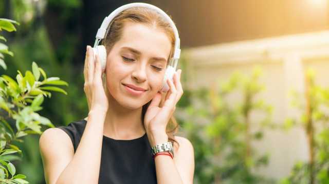 تأثير الموسيقى على الدماغ.. لماذا تشعرنا بالسعادة؟