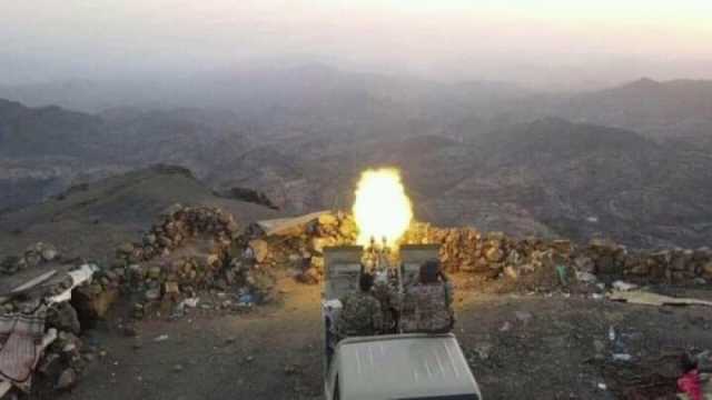 اندلاع المعارك غربي اليمن.. هجوم بالطيران والمدفعية وإعلان للجيش اليمني