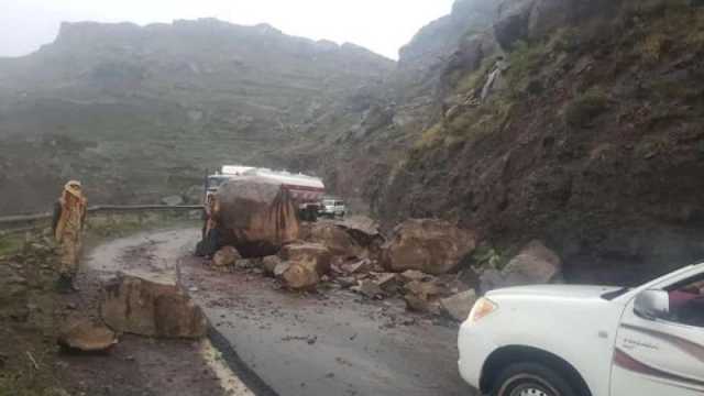 أمطار رعدية وسيول جارفة على عدد من المحافظات خلال الساعات القادمة.. وتحذيرات من صواعق وانهيارات صخرية