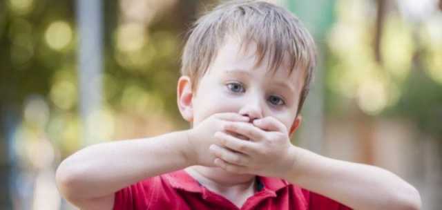 اعرفى أسباب انتشار رائحة الفم الكريهة عند طفلك