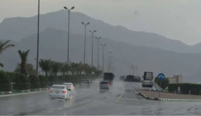 تعليق الدراسة الحضورية في عدد من المدن السعودية جراء الحالة المطرية وتنبيهات عاجلة للارصاد