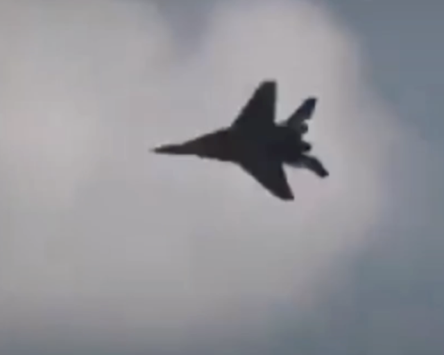 تحركات حوثية خطيرة على الحدود السعودية والطيران الحربي يدخل على الخط ”فيديو”