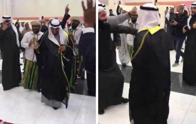 شاهد .. بمشاركة الرقص اليمني فرحة عريس سعودي في ليلة زفافه تثير تفاعلا