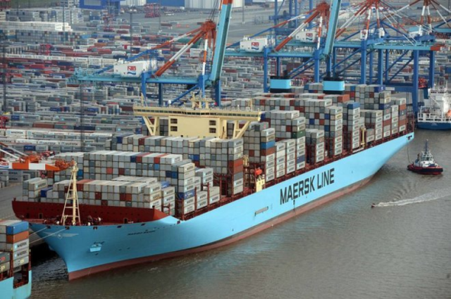 عاجل: عملاق الشحن البحري ”ميرسك” وشركة أخرى تعلنان وقف عمليات النقل عبر البحر الأحمر