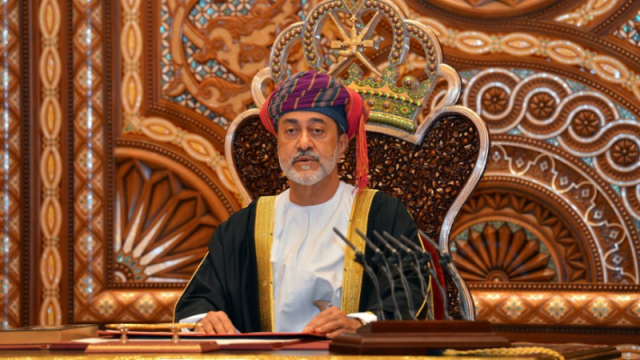 مرسوم سلطاني بإعلان الحداد الرسمي وتنكيس الأعلام وتعليق العمل في سلطنة عمان